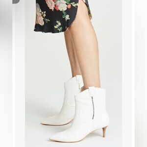 Never worn Dolce Vita Reece boots pointy kitten heel 6